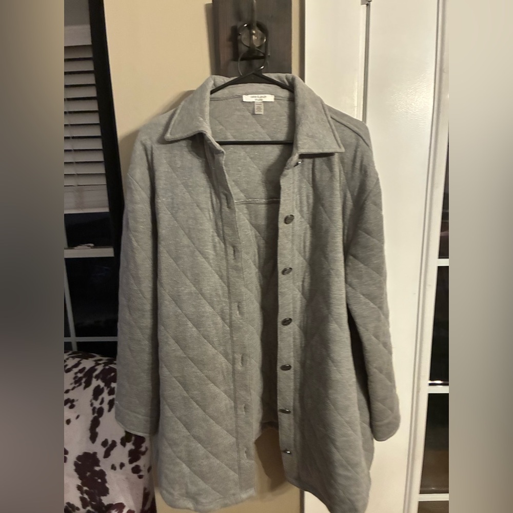 Size M quilted shacket